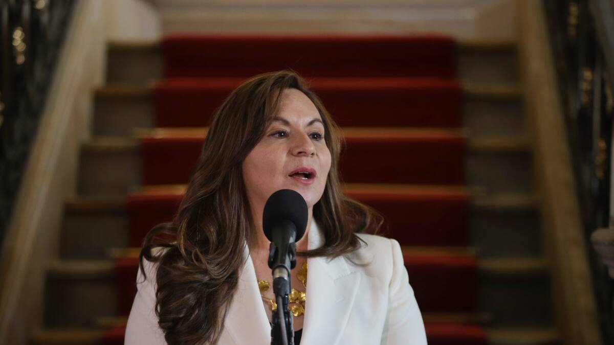 Ministra de las TIC está dispuesta a revivir el proyecto de las emisoras comerciales