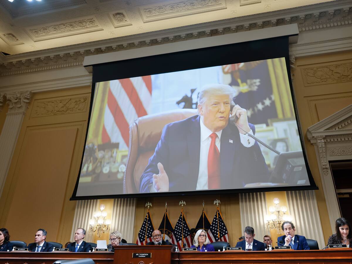 Trump dijo que comité que investiga asalto al Capitolio busca impedir su candidatura