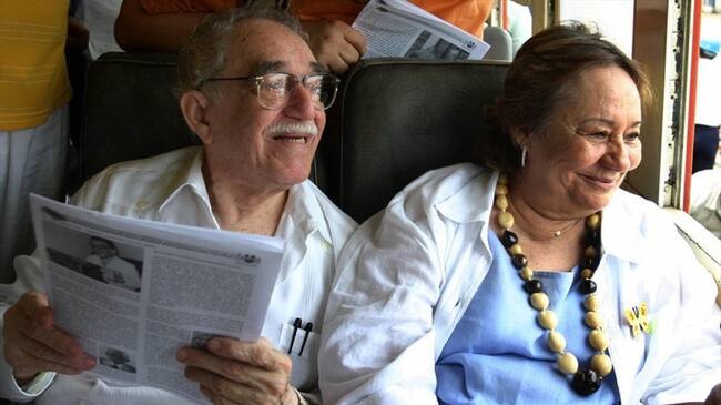 Gabriel García Márquez y su esposa Mercedes Barcha paseando por Barcelona. Foto: Getty Images/ALEJANDRA VEGA