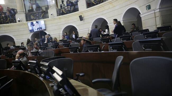 El Gobierno le pidió al Senado aplazar la votación de la polémica ley de modernización del sector TIC hasta el próximo año. Foto: Colprensa