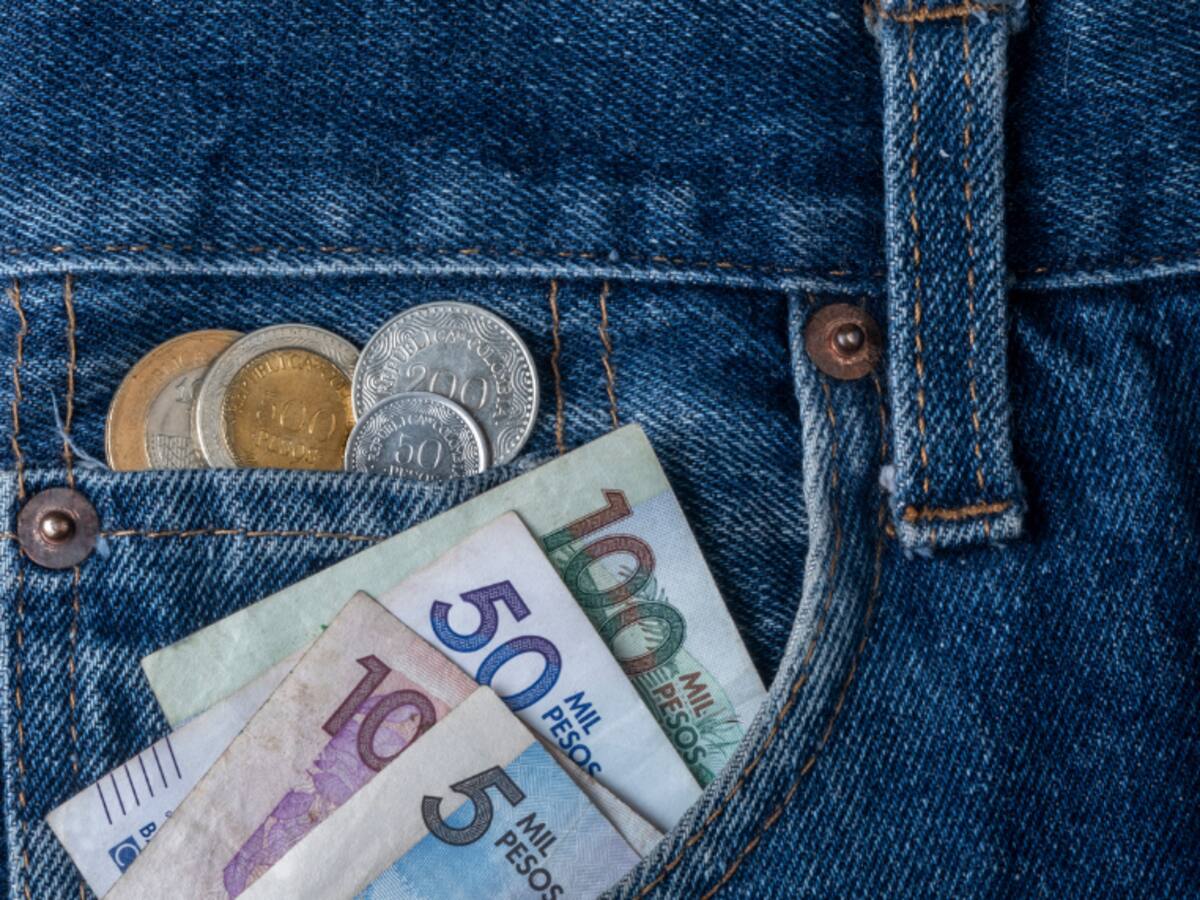 ¿Cuál es el país latinoamericano con el salario mínimo más alto en pesos colombianos?