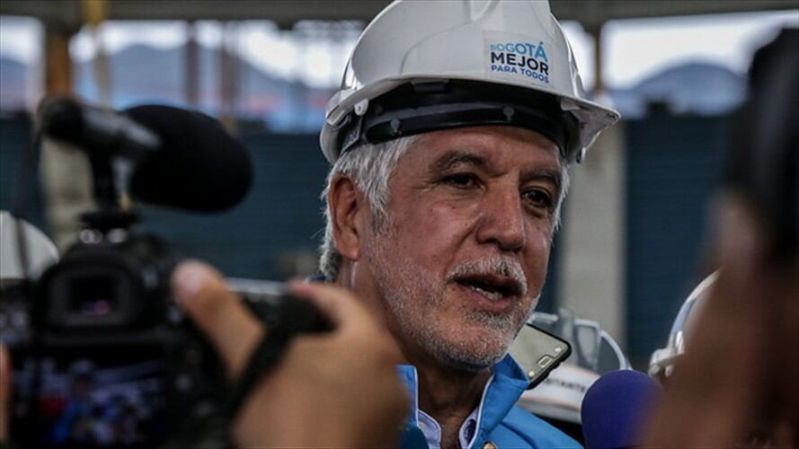 Enrique Peñalosa agradece labor de Miguel Uribe al frente de la Secretaría de Gobierno. Foto: Colprensa