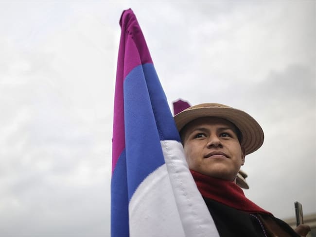 Ciudadanos realizan plantón en las afueras del Consejo Indígena del Cauca