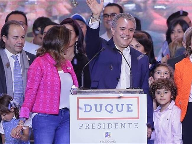 El gerente de campaña de Iván Duque, Luis Guillermo Echeverri (izquierda), escribió un texto en el que hace una defensa del presidente, que cumplió sus primeros 100 días de gobierno. Foto: Colprensa