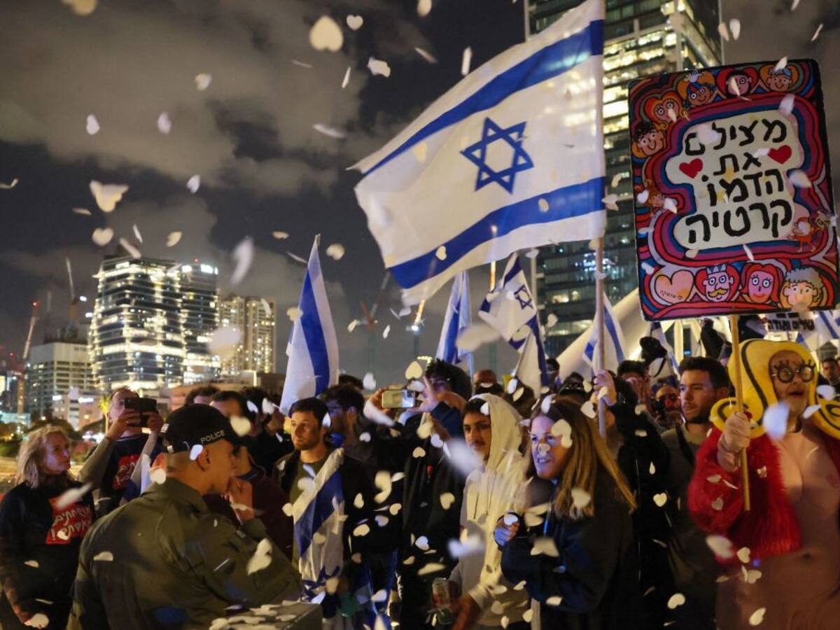 Israelíes se manifiestan contra reforma judicial del Gobierno de Benjamin Netanyahu