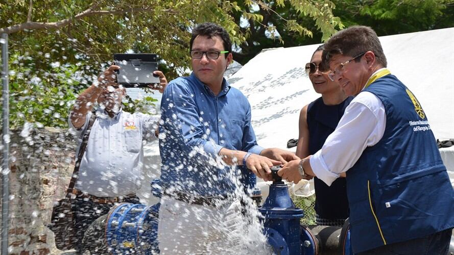 Entrega de uno de los pozos que fueron construidos en el marco de la calamidad pública de aquella época. Foto: Alcaldía de Santa Marta
