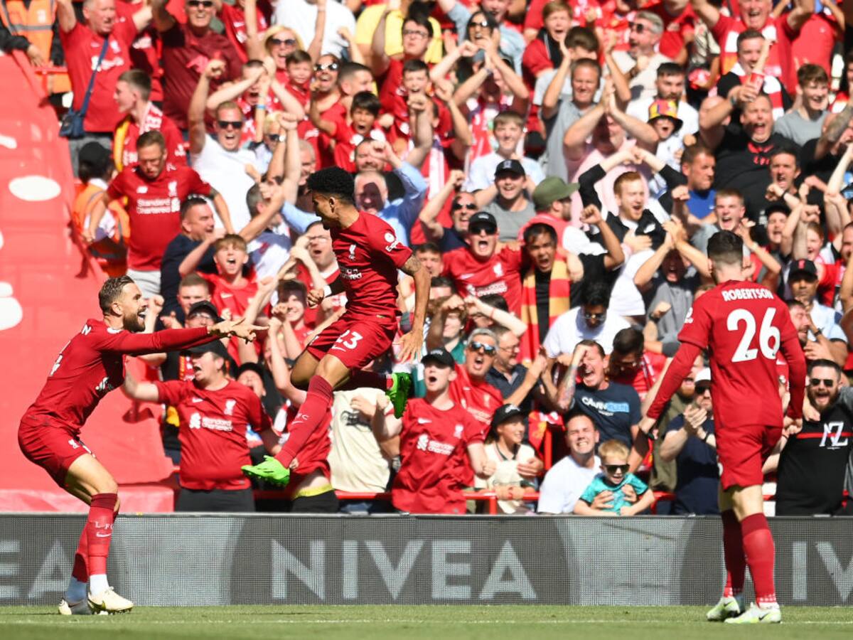¡Luis Díaz sigue imparable! Golazos de cabeza en la goleada del Liverpool