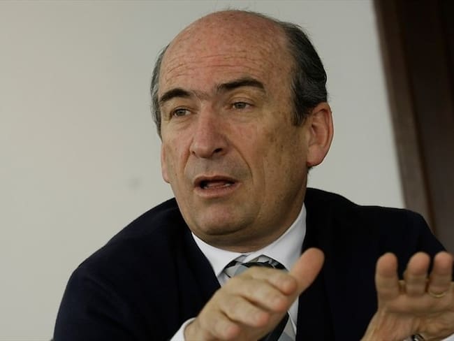 Entre las pruebas se encontraba alguna información personal de Jorge Pizano, unos computadores y el frasco de cianuro. Foto: Colprensa