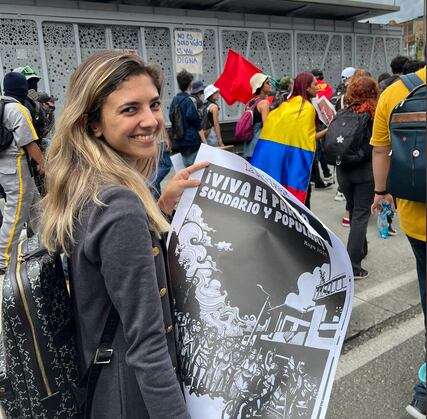Pese a las críticas del petrismo, la congresista electa Susana Boreal participó de las marchas. / FOTO: Twitter: @SusanaBoreal