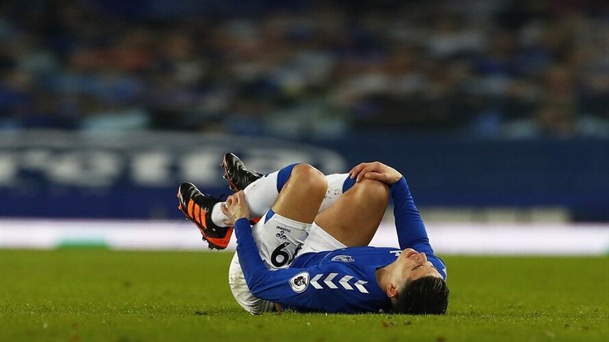Preocupante situación de James Rodríguez en el Everton por sus constantes lesiones. Foto: Jason Cairnduff - Pool/Getty Images