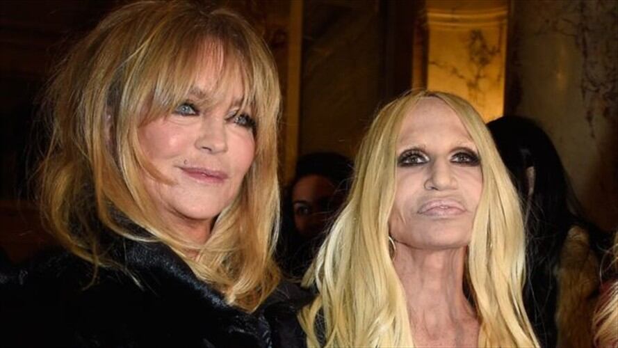 En el mundo del espectáculo y la moda el uso de inyecciones de toxina botulínica es común, como lo demuestran la actriz Goldie Hawn (izq.) y la diseñadora italiana Donatella Versace. Foto: GETTY IMAGES / BBC Mundo.