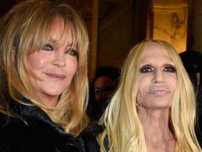 En el mundo del espectáculo y la moda el uso de inyecciones de toxina botulínica es común, como lo demuestran la actriz Goldie Hawn (izq.) y la diseñadora italiana Donatella Versace. Foto: GETTY IMAGES / BBC Mundo.