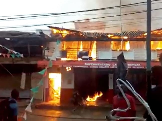 Las llamas se propagaron rápidamente dejándolo todo calcinado. Crédito: Sucesos Cauca.