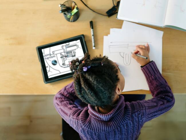 La historia de Allison Avendaño: con 10 años de edad enseña y se dedica al marketing