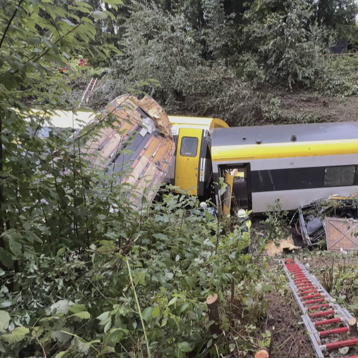 Policía confirmó tres muertos y varios heridos en Alemania por descarrilamiento de un tren
