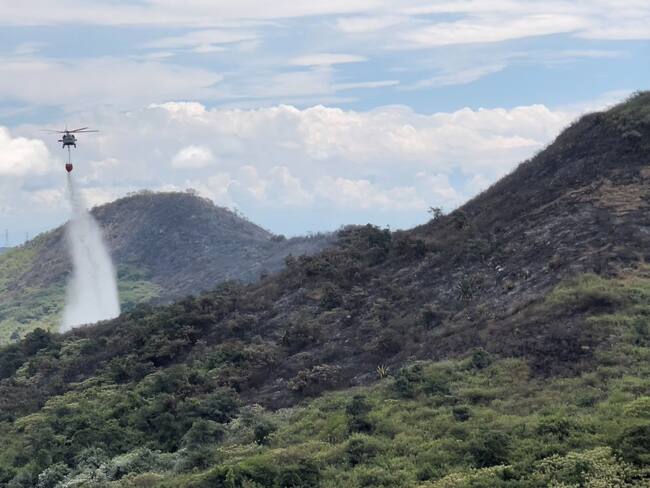 Según las primeras hipótesis de los bomberos de Yumbo, la emergencia habría sido provocada por manos criminales. Foto: Cortesía.