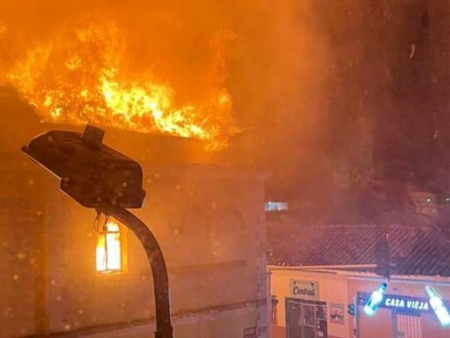 Palacio de Justicia de Tuluá fue incendiado en medio de disturbios