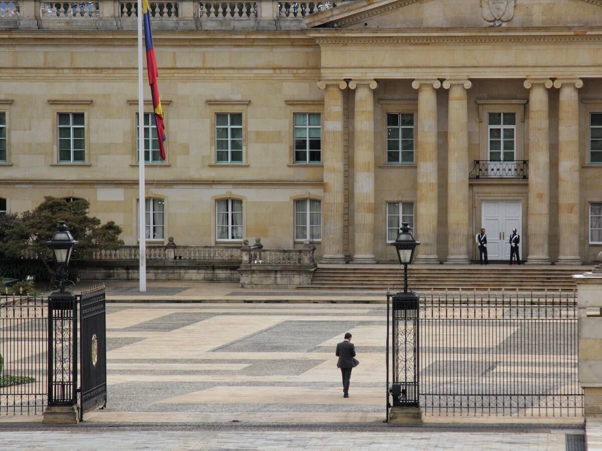 Crean mesa conjunta para analizar implementación de nueva contratación en el Estado