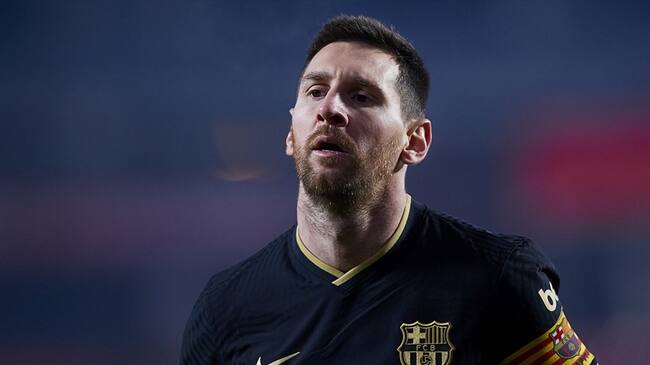 Se encienden las alarmas en el Barcelona por la portada de France Football con Messi. Foto: Fran Santiago/Getty Images