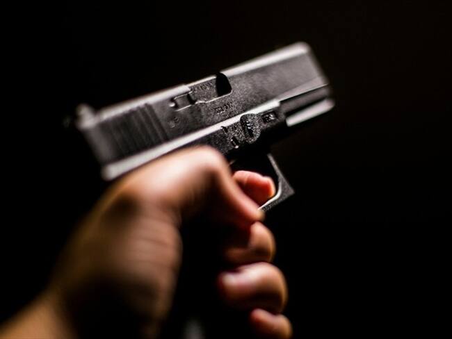 En la mañana de este miércoles 11 de agosto se registraron disparos en la calle 85 con carrera séptima, en el norte de Bogotá. Foto: Getty Images / MONGKOL NITIROJSAKUL