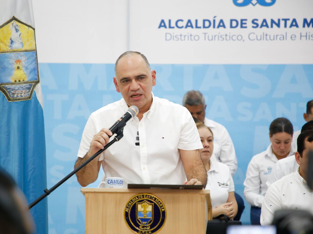 Denuncian al alcalde de Santa Marta por presuntos nexos con el paramilitarismo