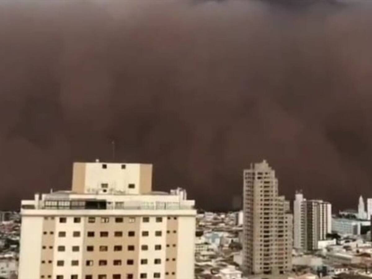 En video captaron la nube de polvo que cubrió a Sao Paulo en Brasil