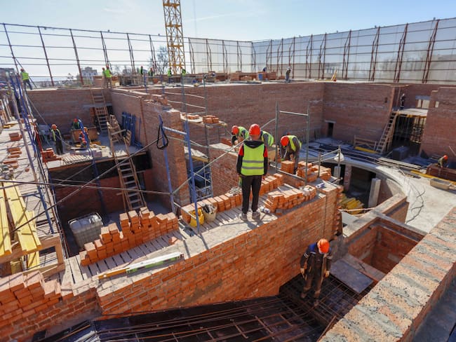 Así avanza la reconstrucción de Mariúpol en el marco de la guerra entre Rusia y Ucrania