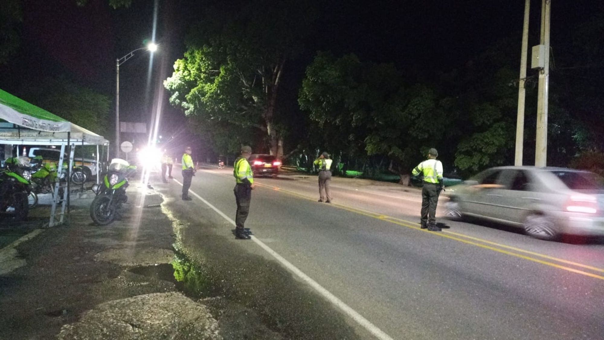 Vía Santa Marta- Barranquilla/ Policía Metropolitana de Santa Marta