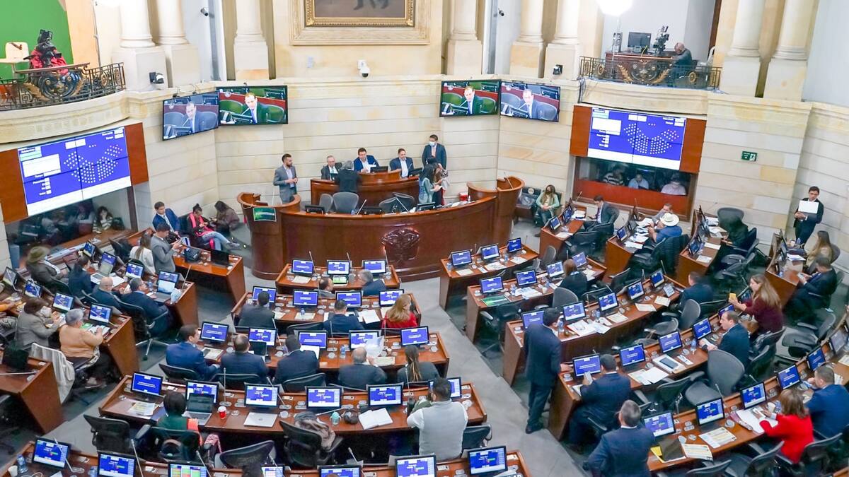 “Son prácticas que criticaron”: reacciones en Congreso a crisis de Petro y partidos