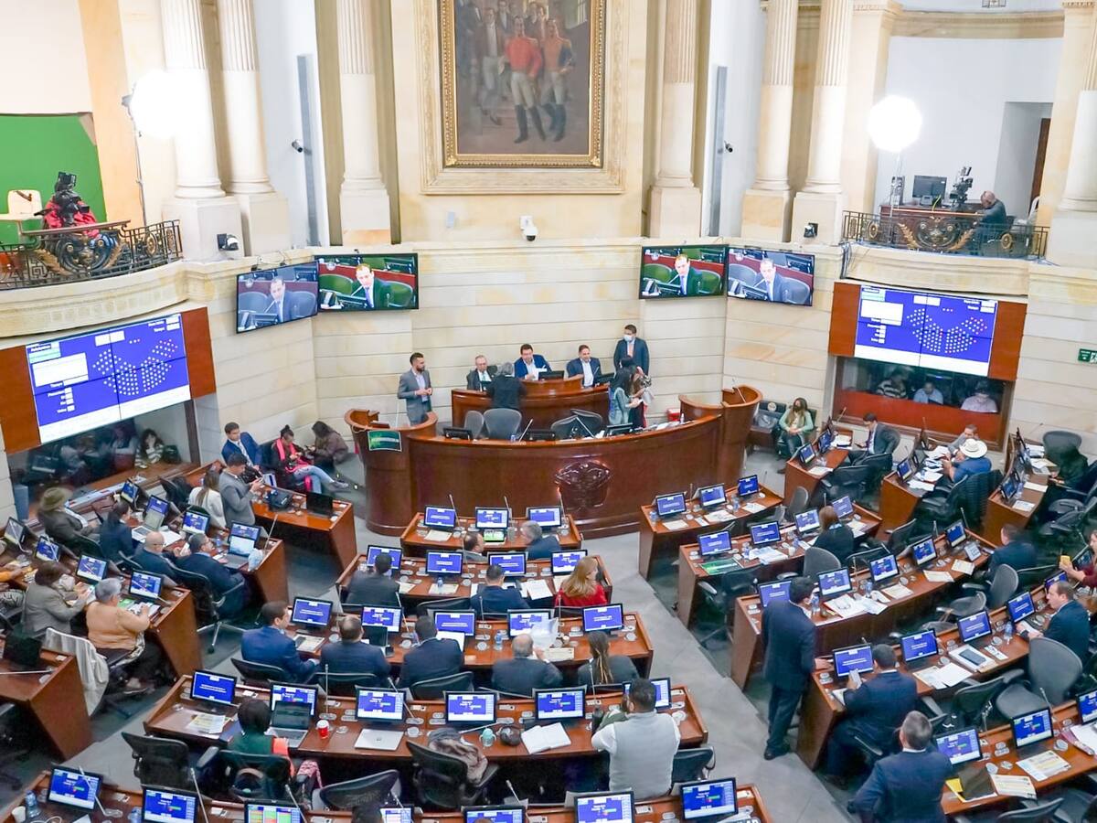 “Son prácticas que criticaron”: reacciones en Congreso a crisis de Petro y partidos