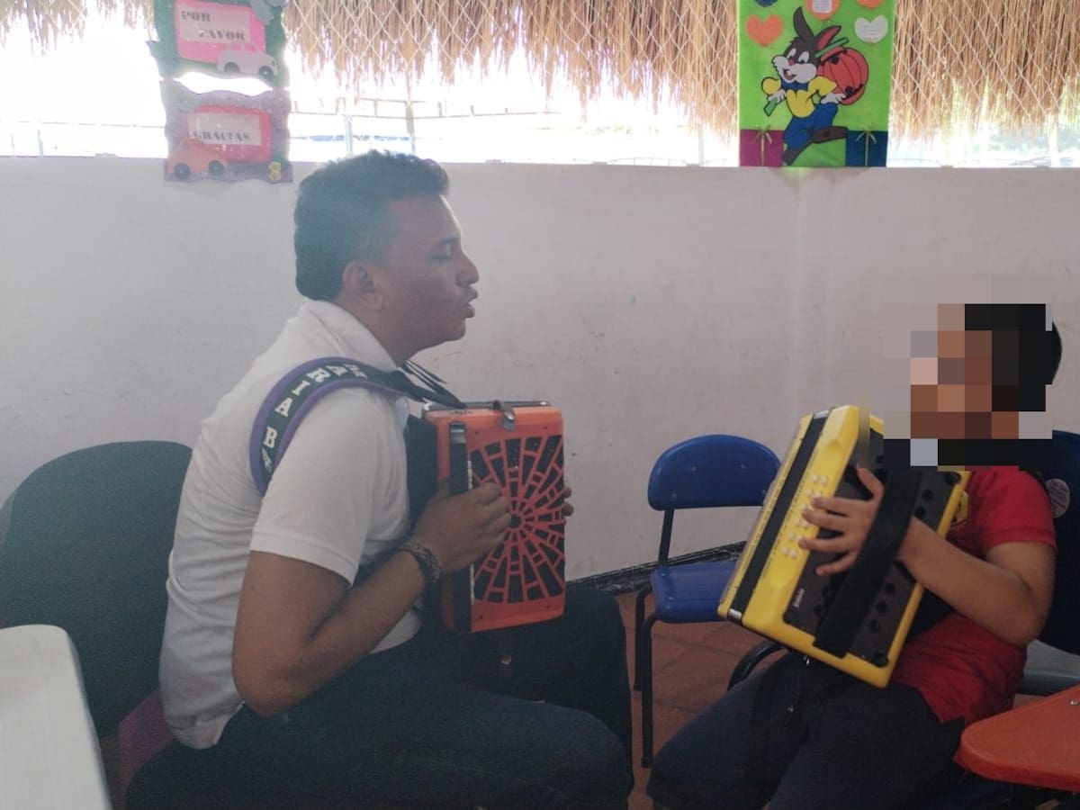 Soluciones W: Samuel Elías y su sueño de acordeón hecho realidad