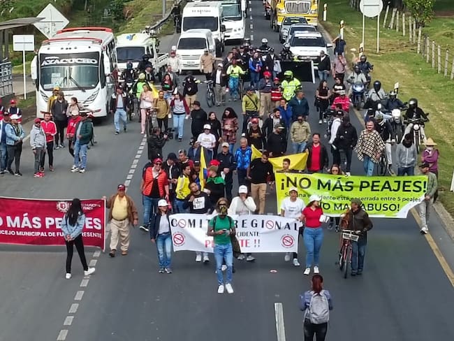 Manifestaciones en vía Bogotá-Mosquera. Foto: Suministrada