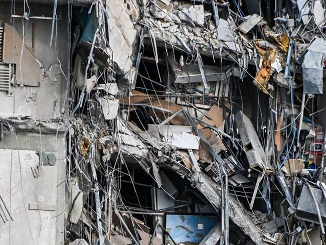 Continúa el rescate de personas que están bajo los escombros del edificio de Miami