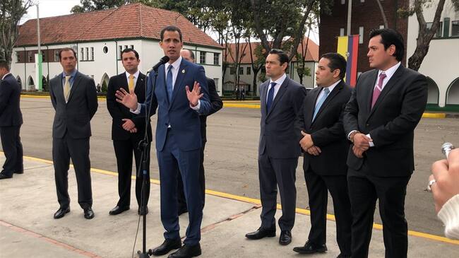 Juan Guaidó denunció que Petro habría sido financiado con dineros ilícitos. Foto: W Radio.
