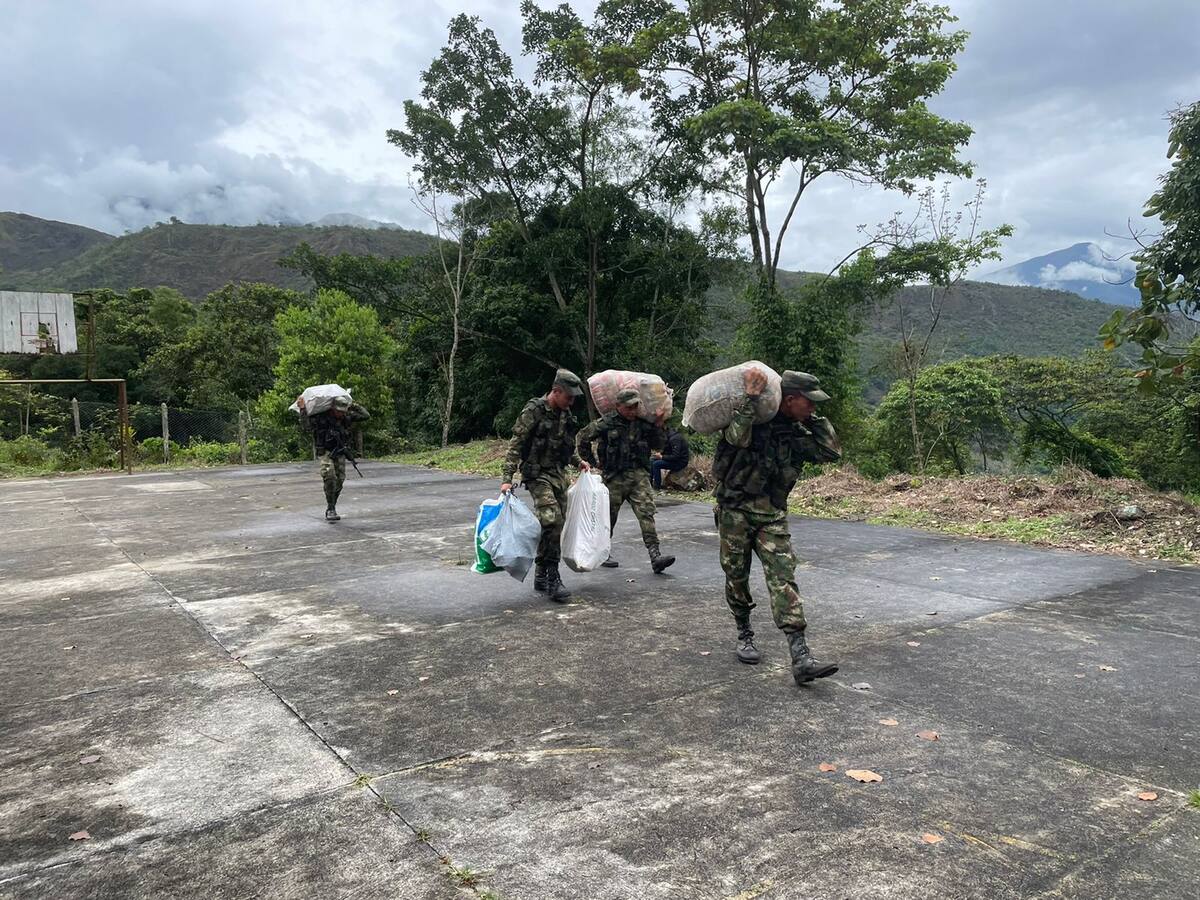Estos son los jóvenes militares que apoyaron la travesía de Soluciones W a Labranzagrande