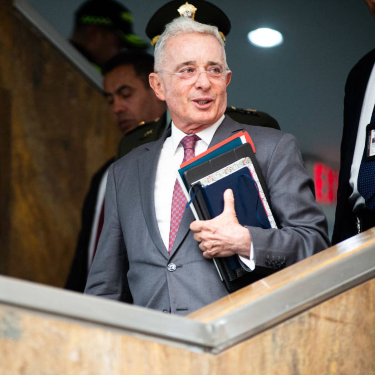 Centro Democrático no autoriza pedir puestos ni contratos: Uribe por lista de recomendados para Dian