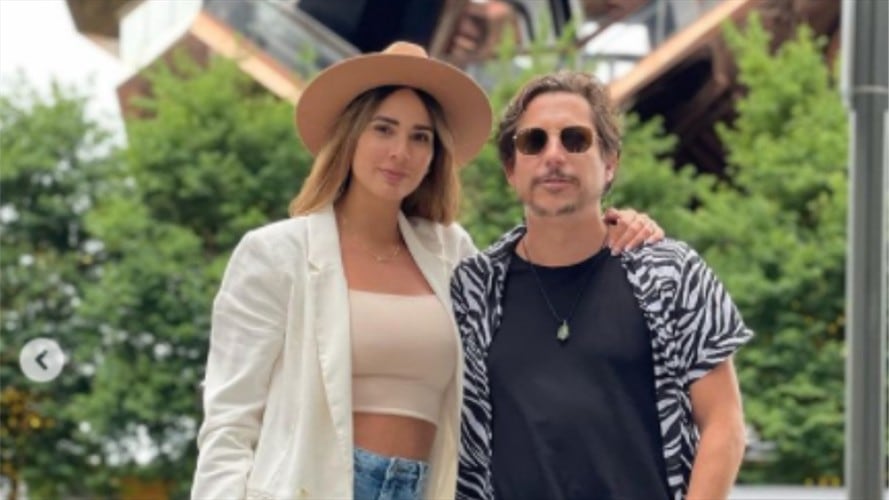 María Alejandra Manotas, esposa de Alejandro Riaño, rechaza críticas hacia su familia por tener un stand en la Feria Buró. Foto: Instagram @marimanotas