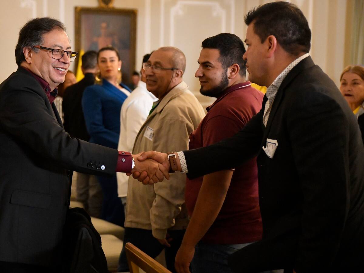 Gobierno revisará tarifa diferencial en el combustible para taxistas del país