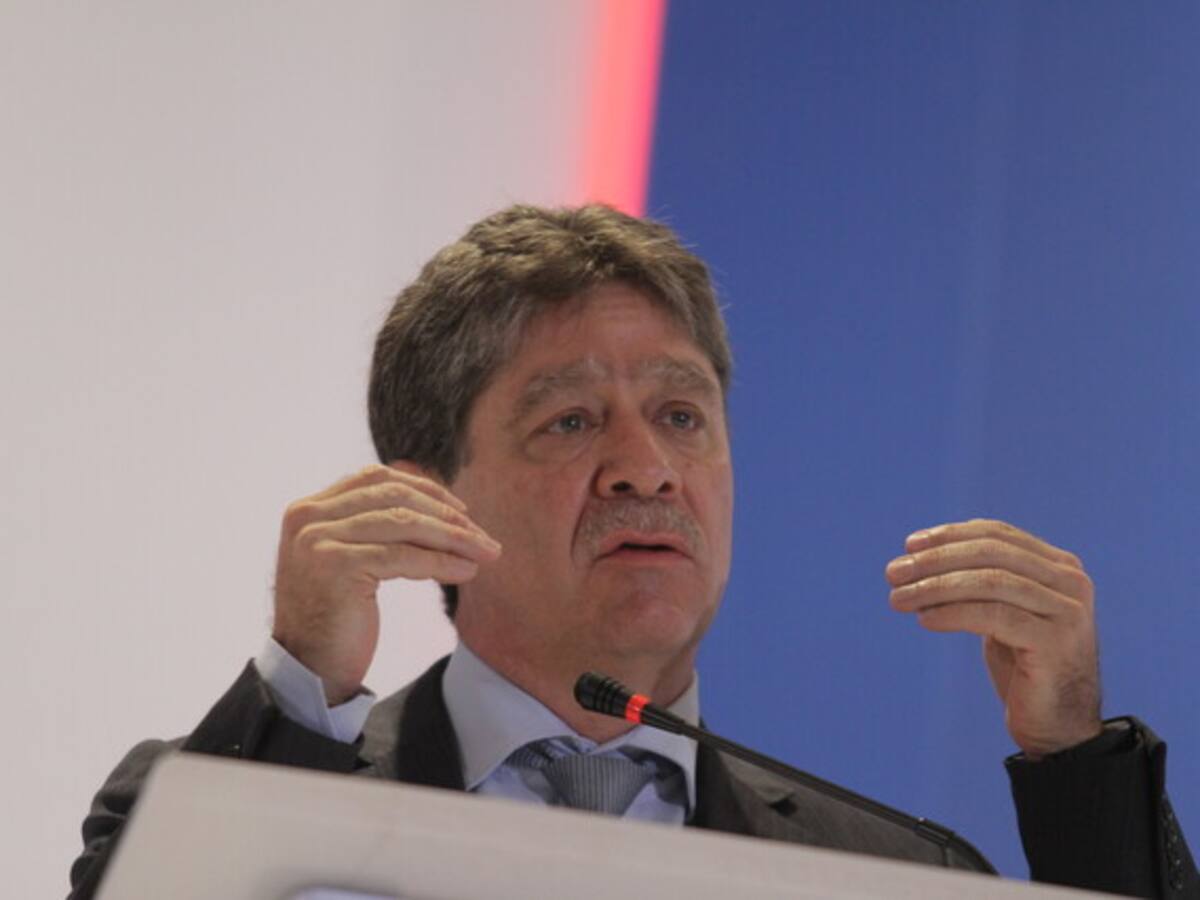 Ratifican a Bruce Mac Master como presidente de la Andi