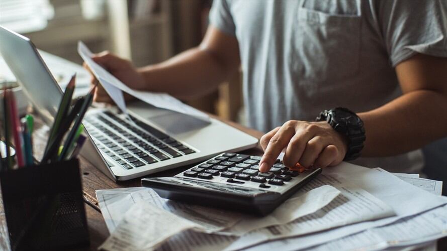 Se amplió plazo para implementar la factura electrónica en el país. Foto: Getty Images