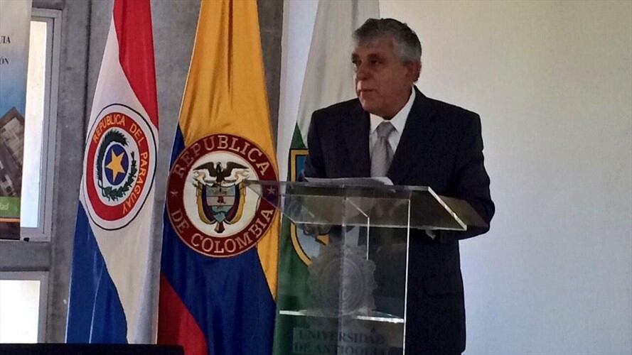 Mientras se define la situación del señor Uribe, Pedro Mora estará encargado de la secretaría.. Foto: Twitter: AlbertoUribeCo