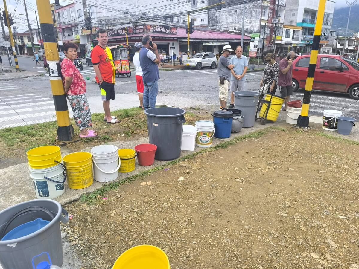 El agua comenzó a llegar a Dosquebradas tras 48 horas sin suministro