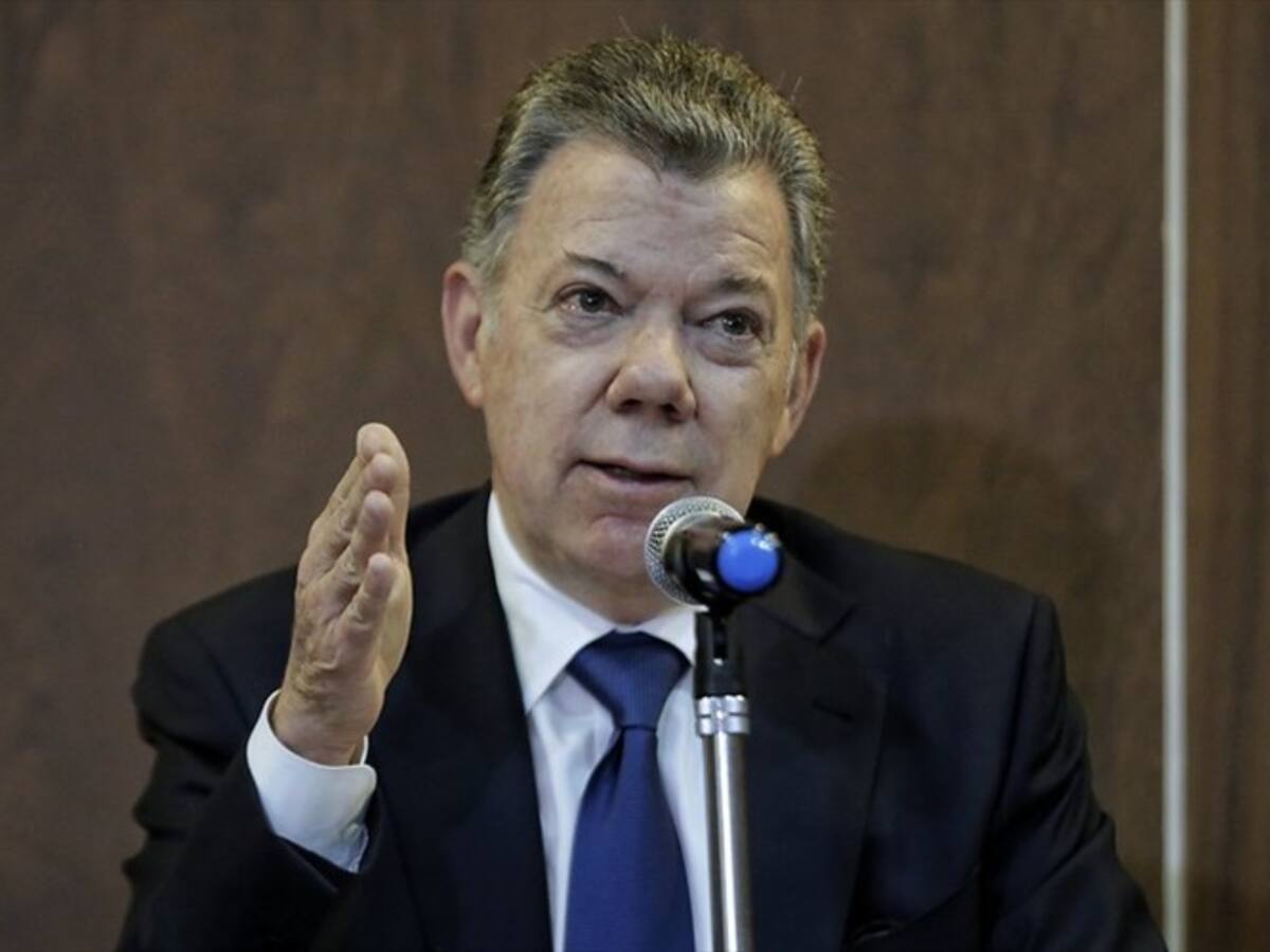 Santos señaló a alto funcionario del gobierno Duque de frustrar su cese al fuego con ELN