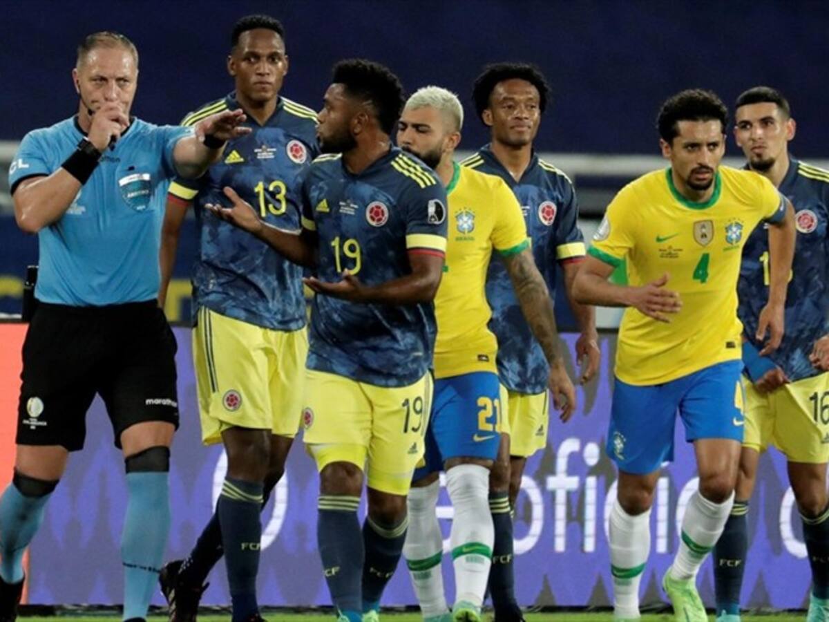 'VARsil': Polémica tras arbitraje de Néstor Pitana es la 'comidilla' de los memes