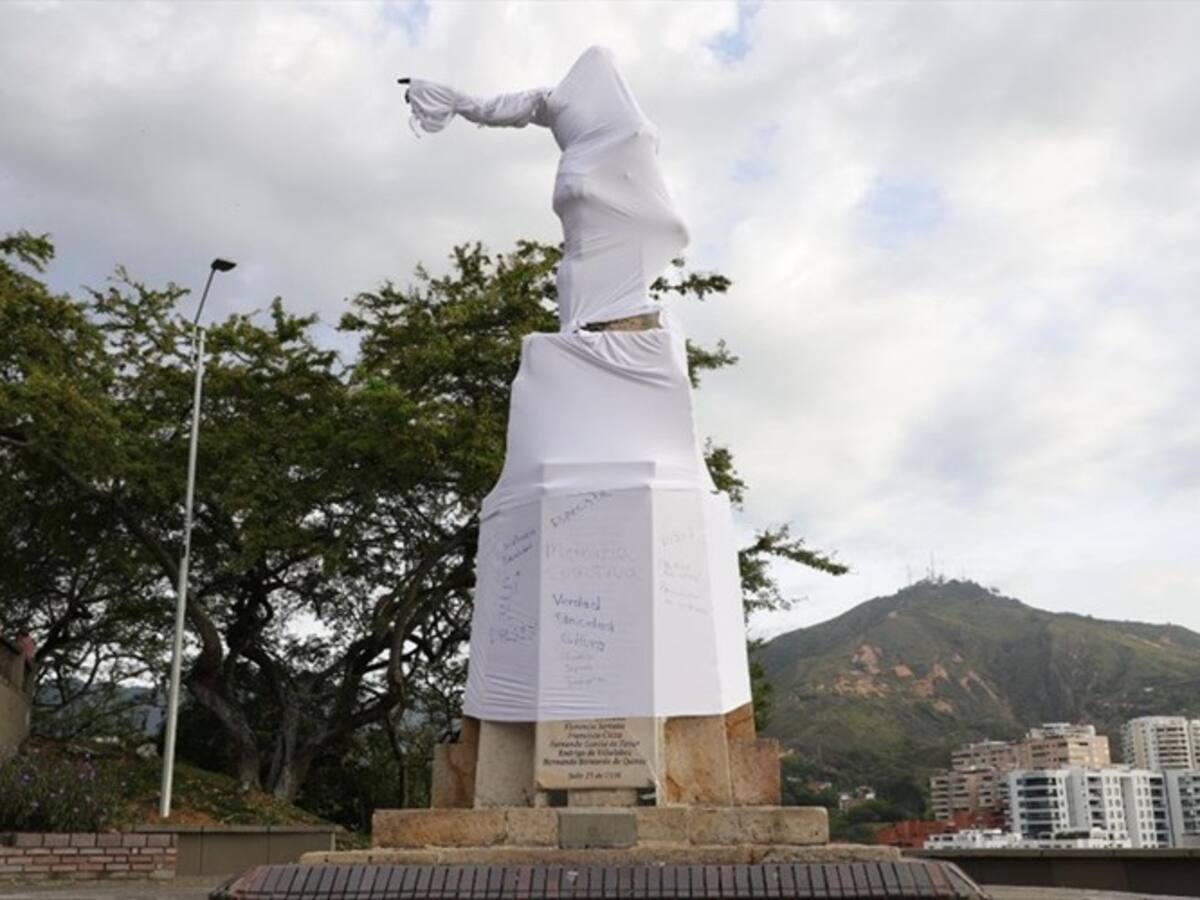 Así amaneció la estatua de Sebastián de Belalcázar en Cali
