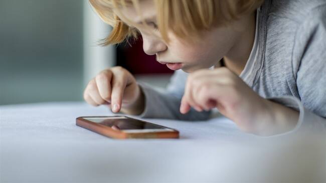 El 90% de los padres desearían tener más control sobre la experiencia en línea de sus hijos.. Foto: Getty Images