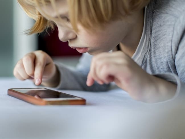 El 90% de los padres desearían tener más control sobre la experiencia en línea de sus hijos.. Foto: Getty Images