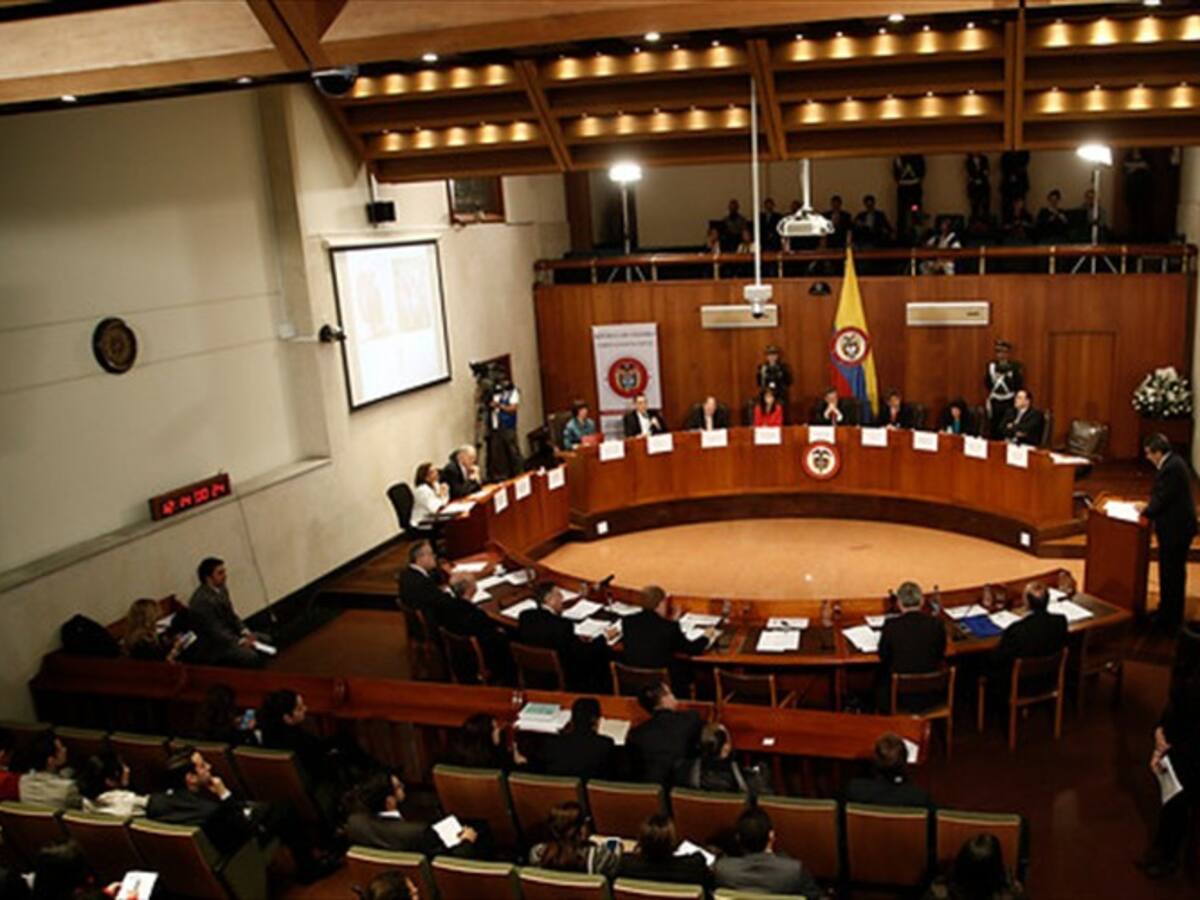 Corte Constitucional da luz verde al periodo de 4 años para ser comisionado de la CREG