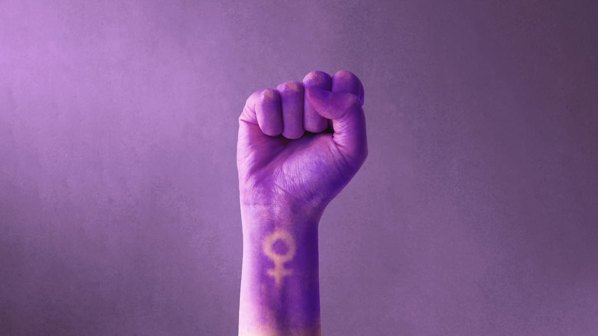 Al Oído: Feministas, lo que todos deberíamos ser