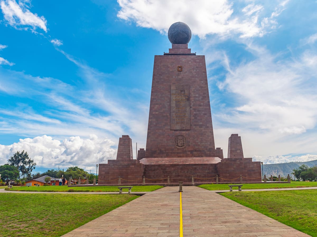 Qué países atraviesan la línea del Ecuador: nombre de las 13 naciones por continente